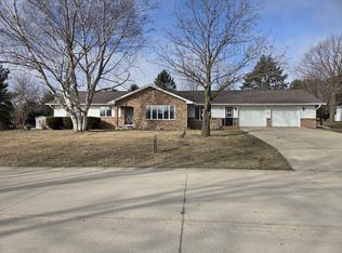 411 Westwood Ave, Strawberry Point, IA 52076