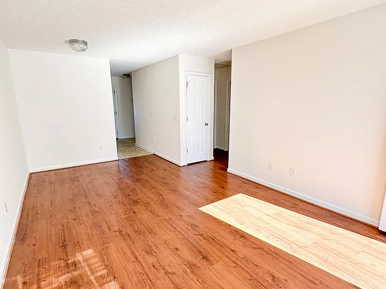 610 Church Ave SE #1 — Photo 2