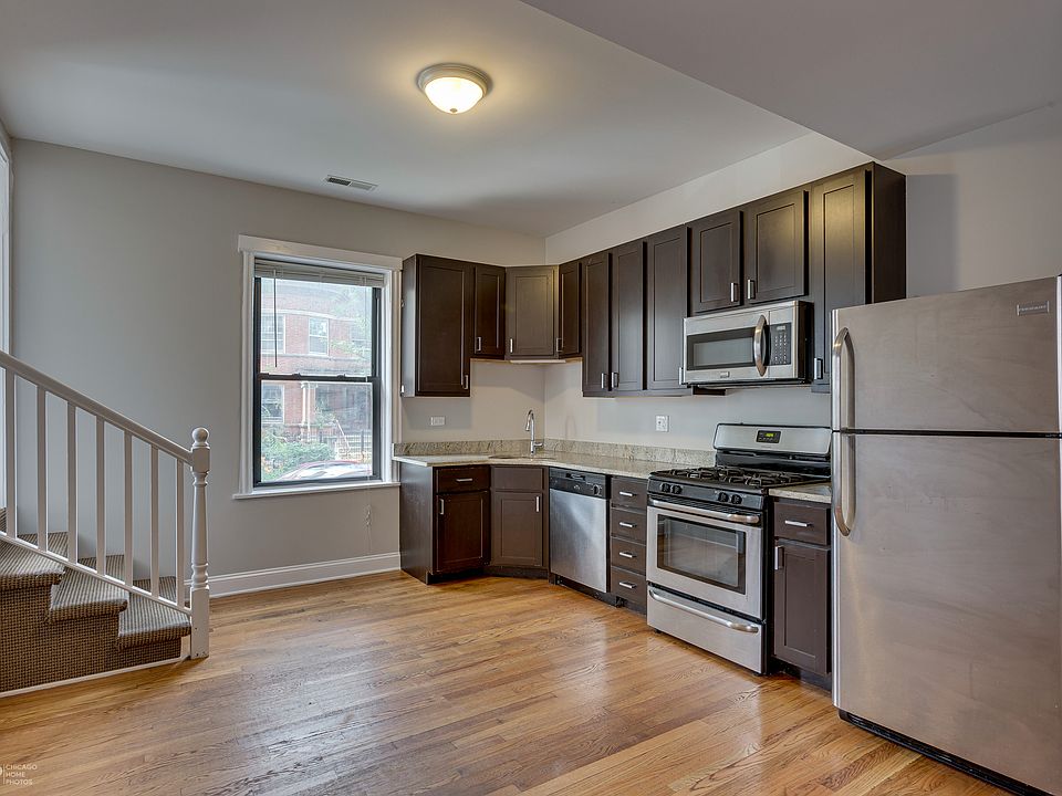 1st image of 1060 W Balmoral Ave #1