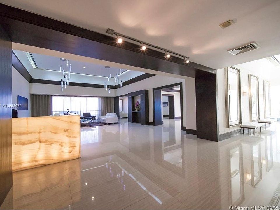 1st image of 16485 Collins Ave #448