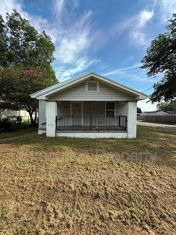 3 bed, 2.0 bath, 1416 sqft, $1,200 — Photo 1