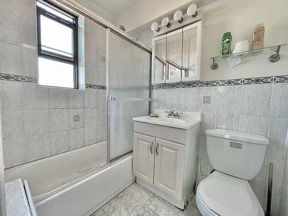 4th image of 14017 84th Dr APT 7B