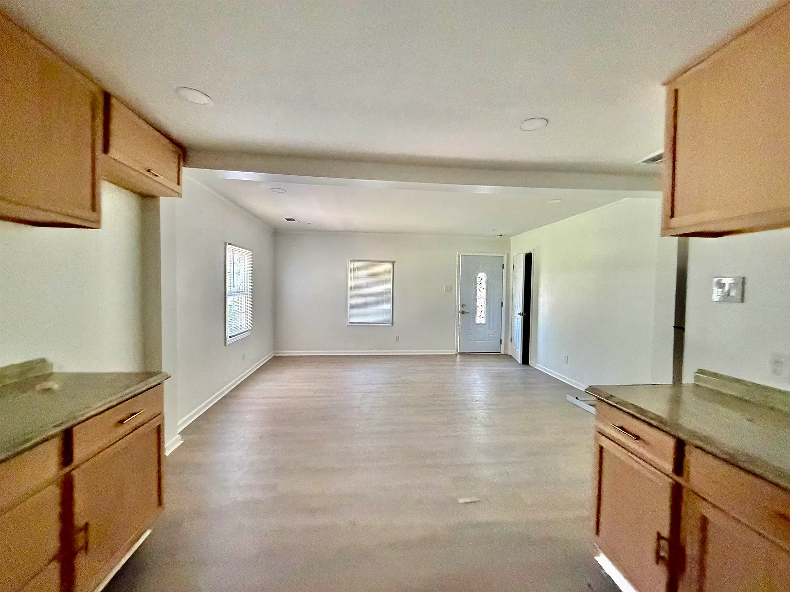 3 bed, 1.0 bath, 1147 sqft, $1,500 — Photo 4