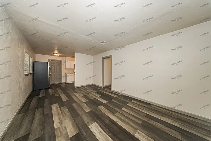 3 bed, 1.0 bath, 945 sqft, $1,195 — Photo 4