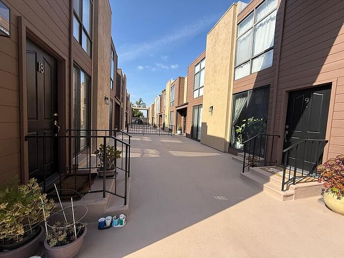 1st image of 14912 Dickens St APT 13