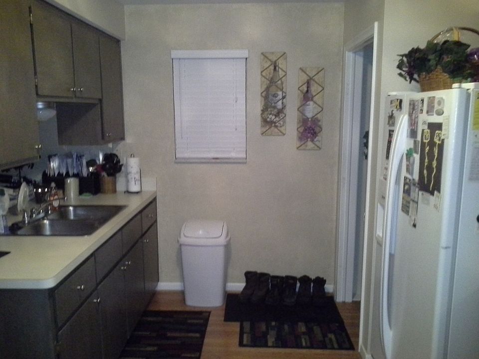 1st image of 325 S Winding Dr