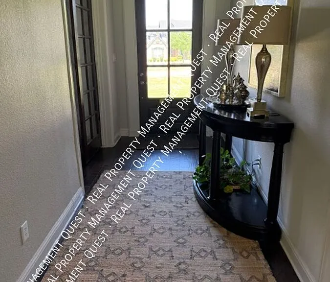 2341 Christine Ln — Photo 2