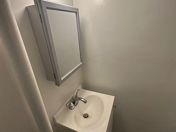 2nd image of 325 Main St #11414259