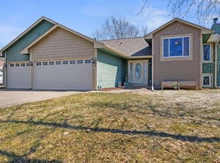 7284 Brian Dr, Centerville, MN 55038