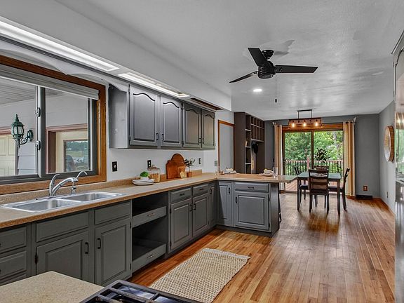 5th image of 621 N Park Pl