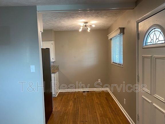 4th image of 6240 Norwaldo Ave