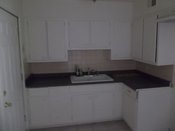 5th image of 4028 Askew Ave