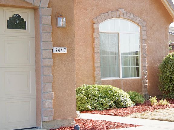 2nd image of 2447 E La Vida Avenue SE