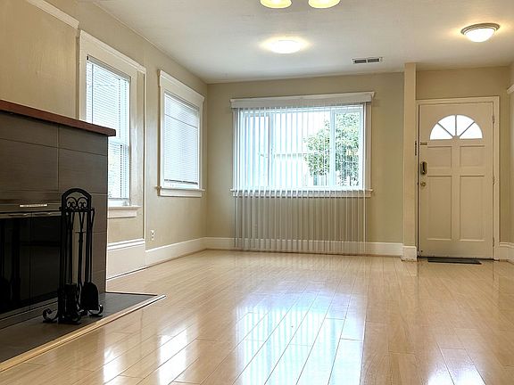 5th image of 1221 Capuchino Ave Unit C