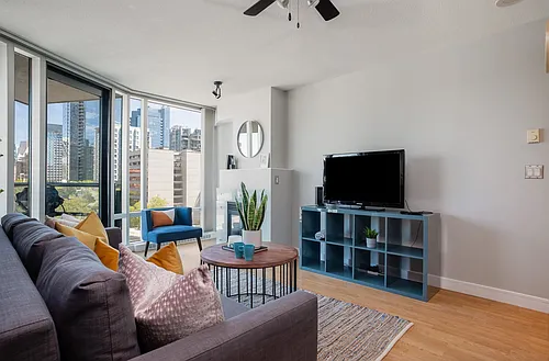 1003 Burnaby St #801 Photo 1