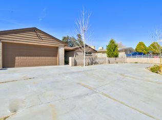 1221 Glorieta St NE, Albuquerque, NM 87112