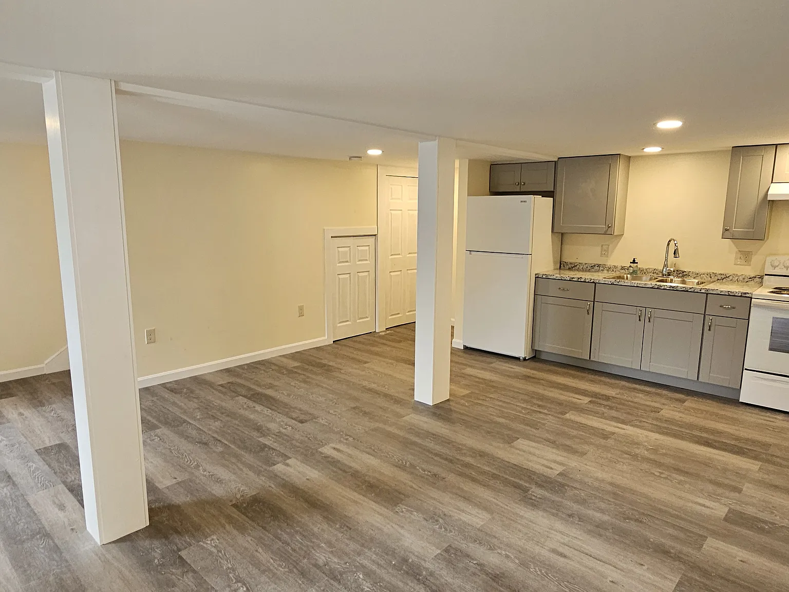 2 bed, 1100 sqft, $1,800 — Photo 2