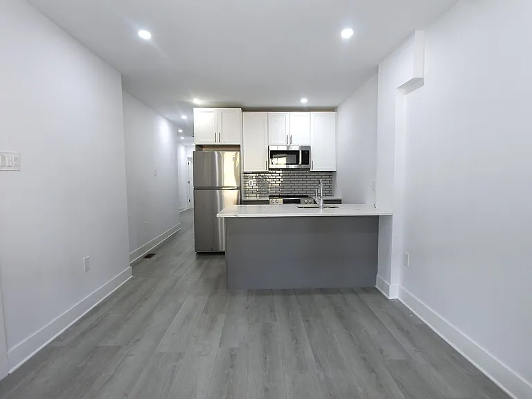 103 E Coulter St — Photo 8
