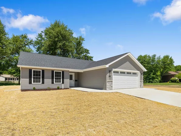 203 S Ivy Ln, Butler, IN 46721
