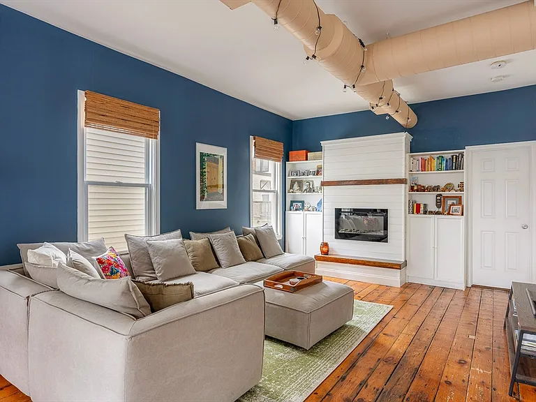 10 Cottage St #2 — Photo 2
