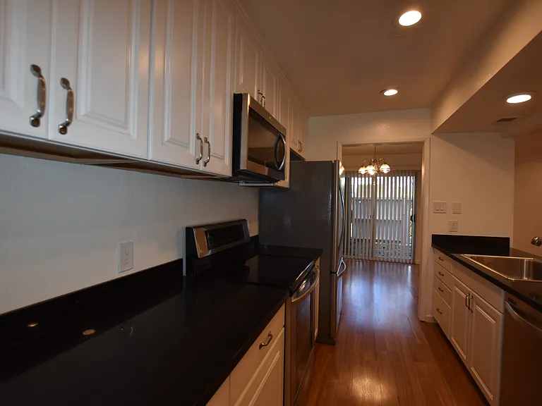 675 Sharon Park Dr #147 — Photo 16
