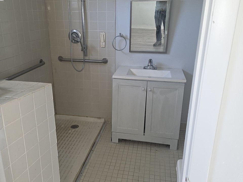 1st image of 2179 Broadway Ave