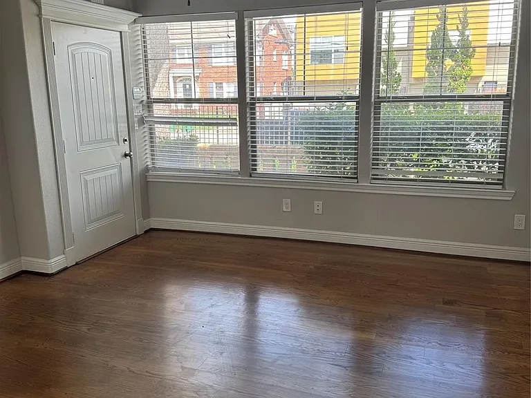 4414 La Branch St #5 — Photo 4