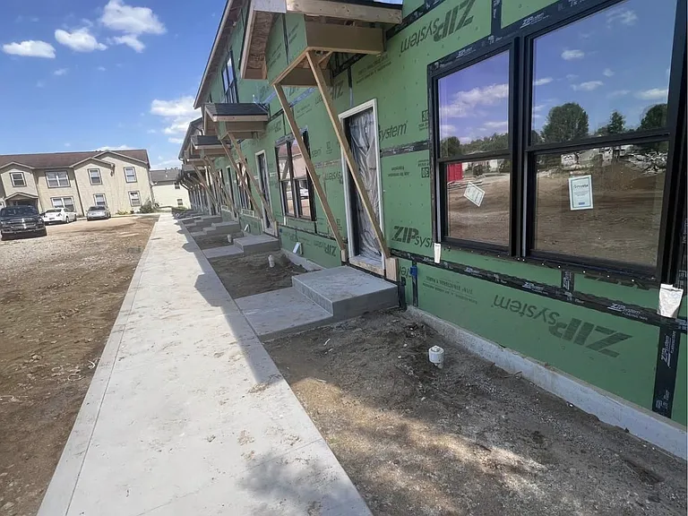 420 Johnston St #2 — Photo 2