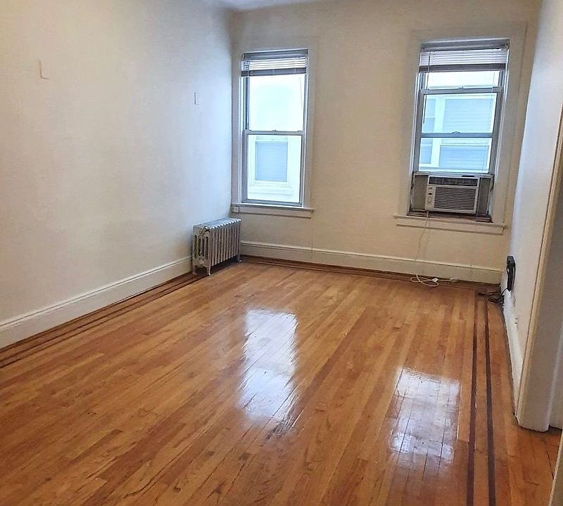 1st image of 2520 Broadway APT 2A