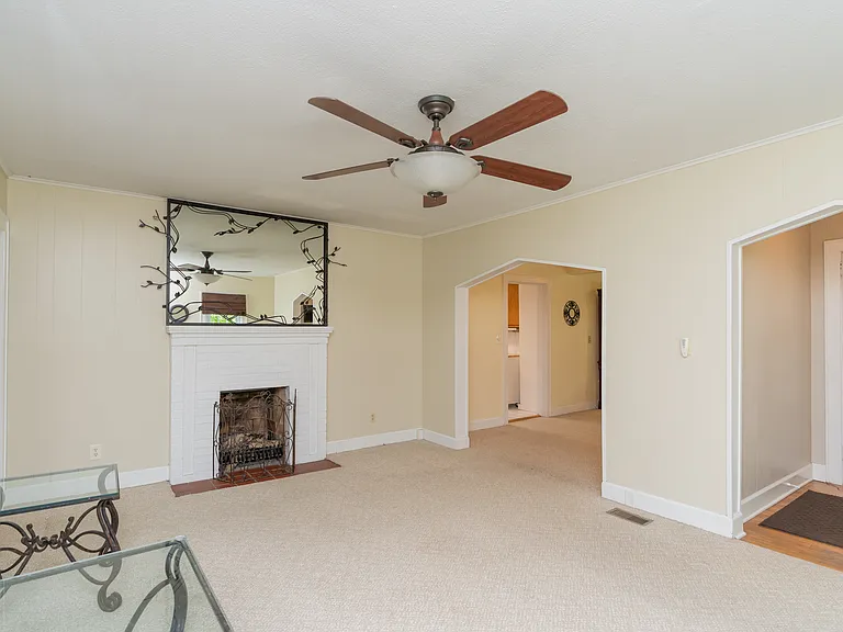 4 Orlando Dr — Photo 12