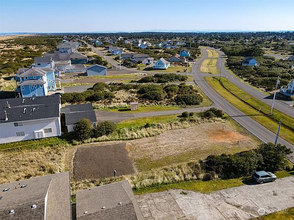 4th image of 1047 Ocean Shores Blvd SW