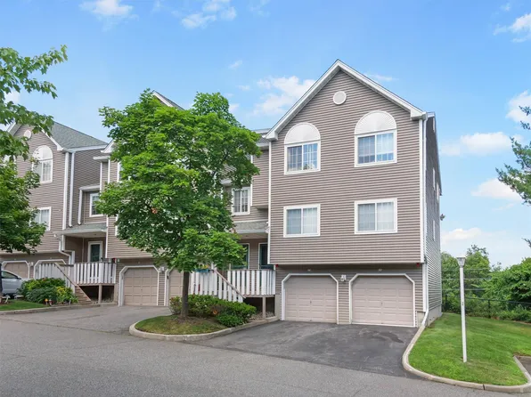 13 Hilltop Terrace, Nanuet, NY 10954
