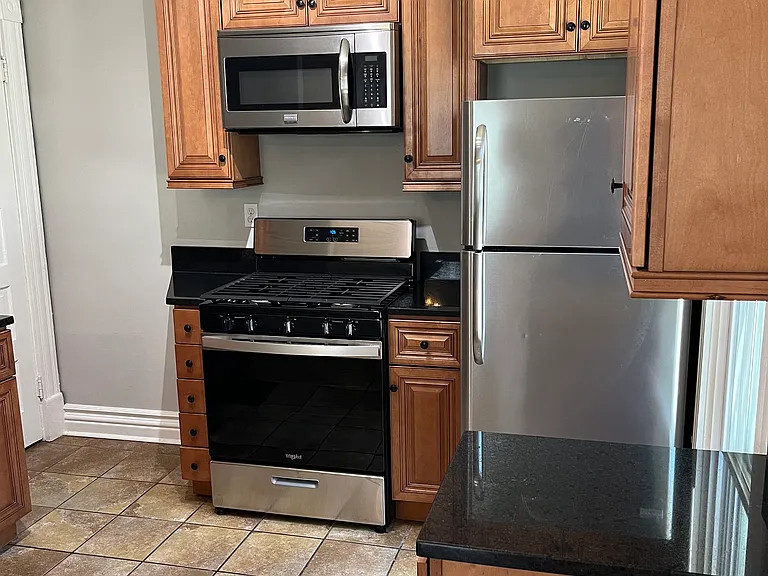 1209 Benton Ave #1 — Photo 15