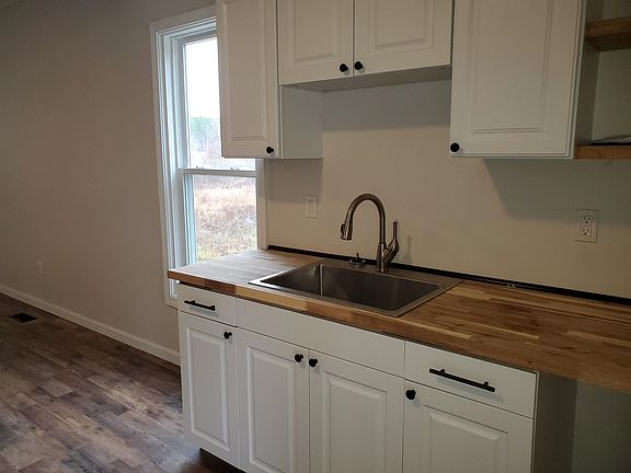 3rd image of 17 Canaan St #2