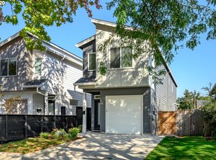 909 E 6th St, Newberg, OR 97132