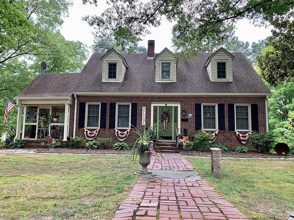 1st image of 220 Franklin St