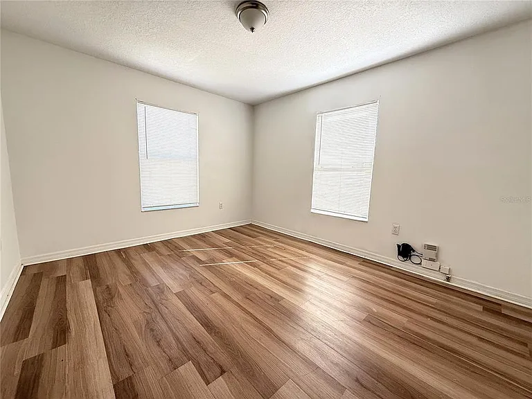 720 Newton Ave S — Photo 8