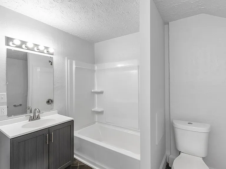 1273 Greenfield Ave SW — Photo 17