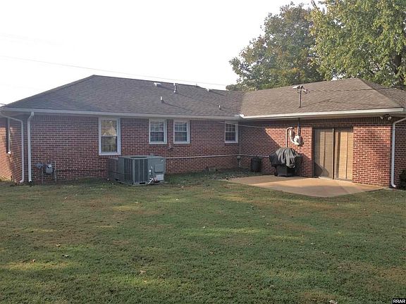 3rd image of 2118 Reelfoot Ave