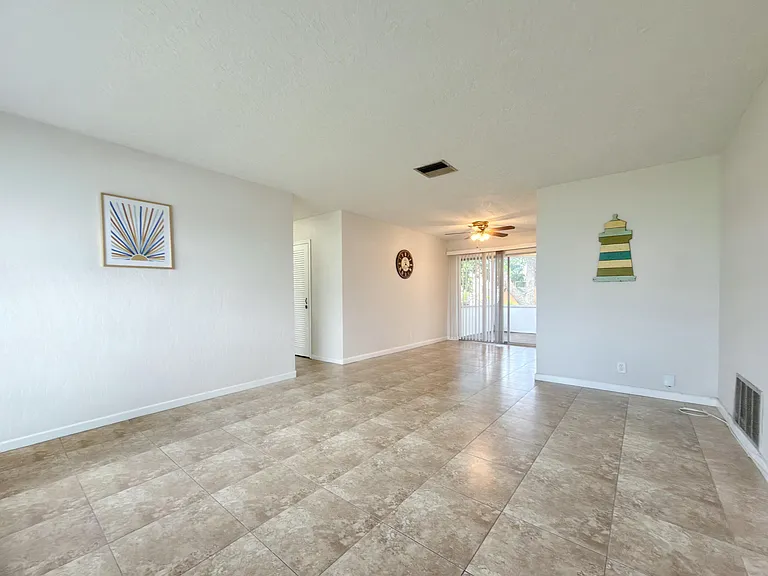 4510 NW 46th St — Photo 14