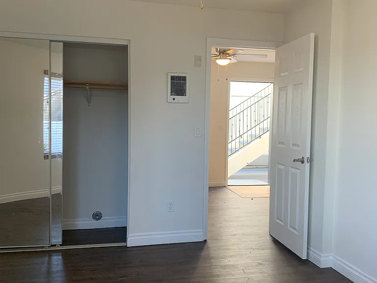 Cascadia Apartments — Photo 24