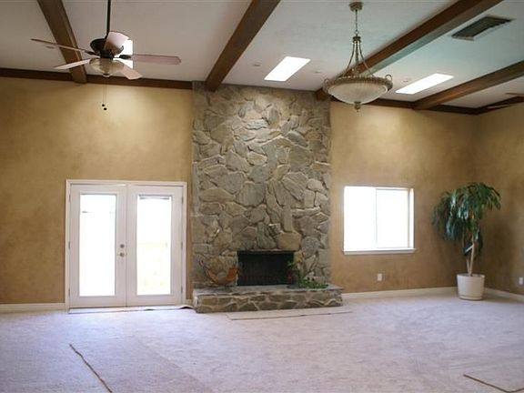 Great room is 22 x 30, professionally fauxed w/ 12 foor ceilings.
