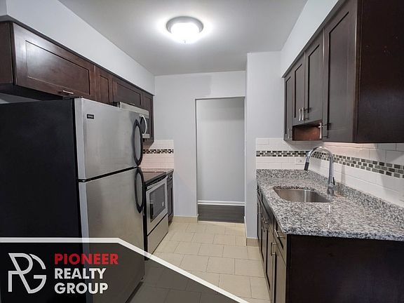 4th image of 7545 N Winchester Ave #7545301