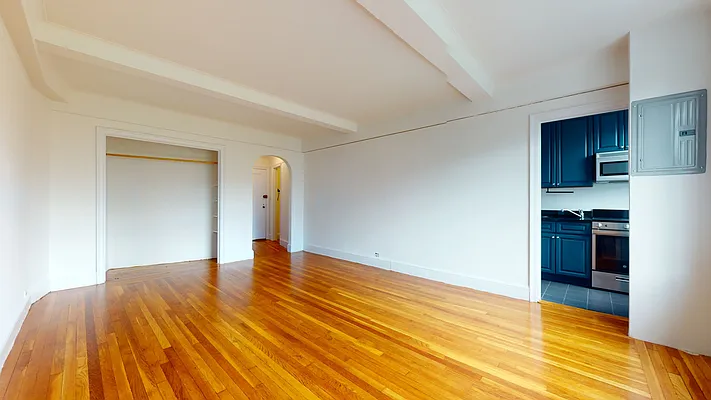 Rented by Bond New York | media 22