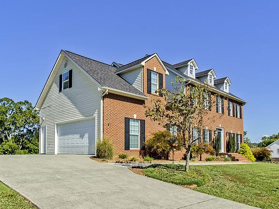 2nd image of 150 Hartford Village Way