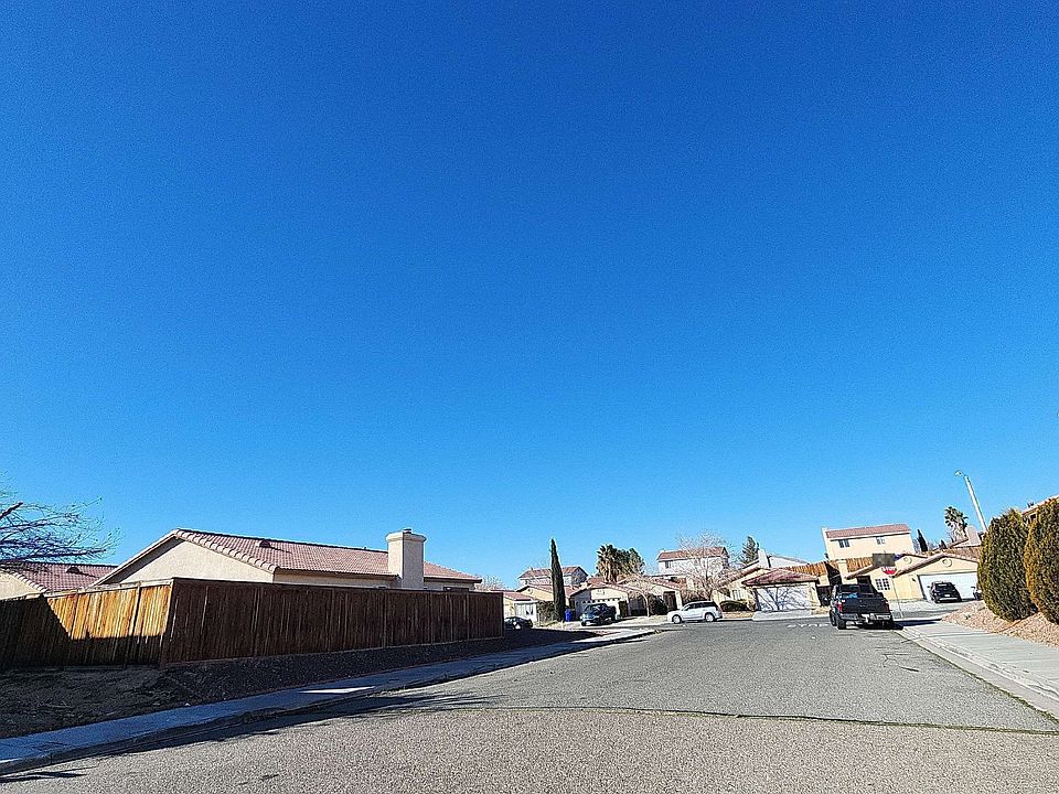 1st image of 16967 Escala Dr