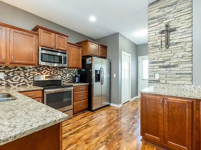 1651 SW Arlan Dr — Photo 11