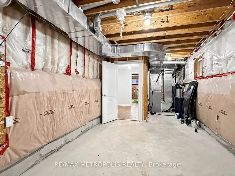 138 Yakefarm Blvd — Photo 29