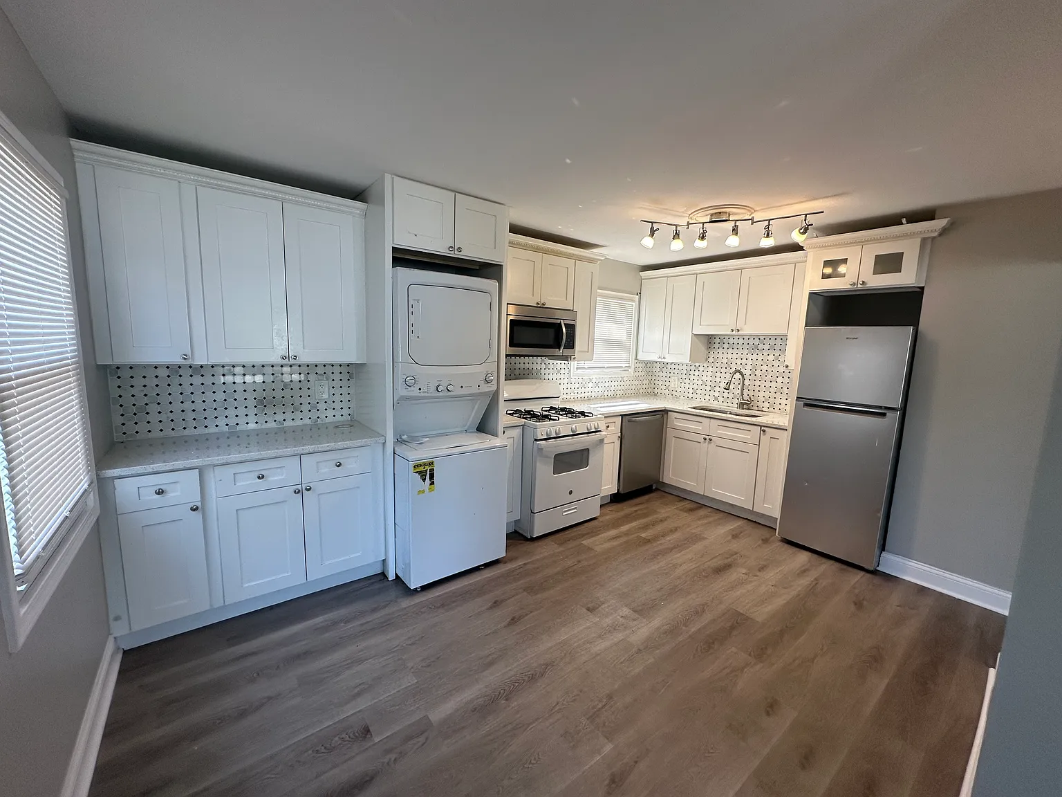 3 bed, 1200 sqft, $1,845 — Photo 3
