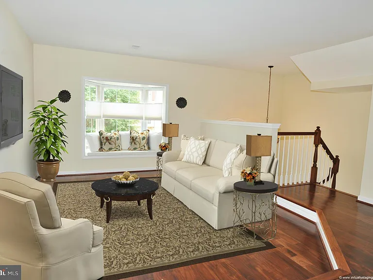 7411 Salford Ct — Photo 2